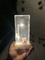 Snowfall Couples Lamp, Street Light