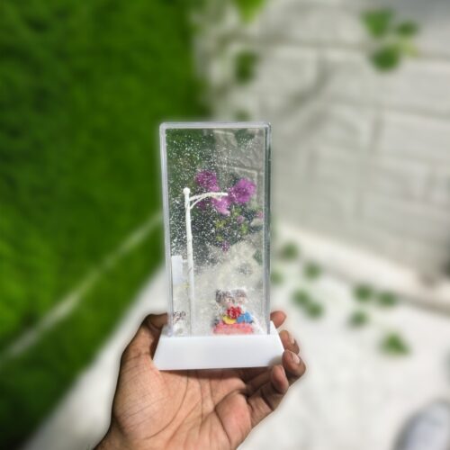 Snowfall Couples Lamp, Street Light