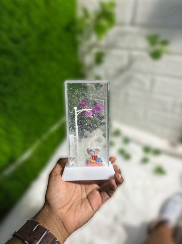 Snowfall Couples Lamp, Street Light